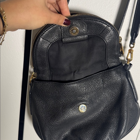 Marc By Marc Jacobs Black Crossbody Bag with Gold Details - Picture 4 of 7